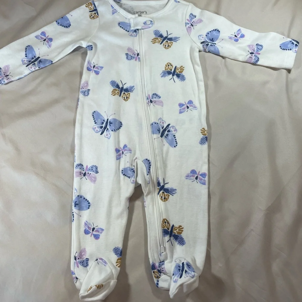 Assorted Baby Girl Onesies Bundle, mostly Carter’s, all NWOT or‎ EUC, Size 6M